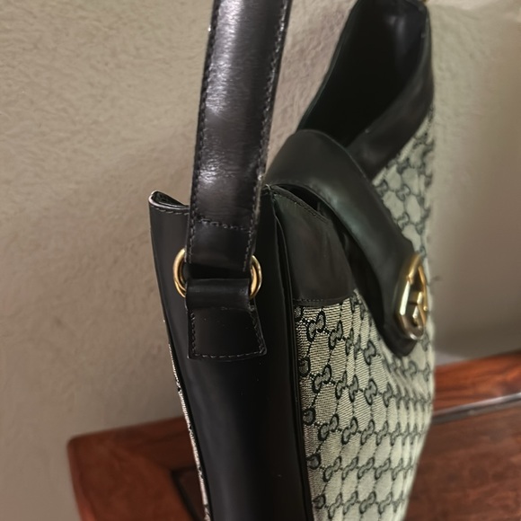 Gucci Monogram and Leather Shoulder Bag - Picture 5 of 8